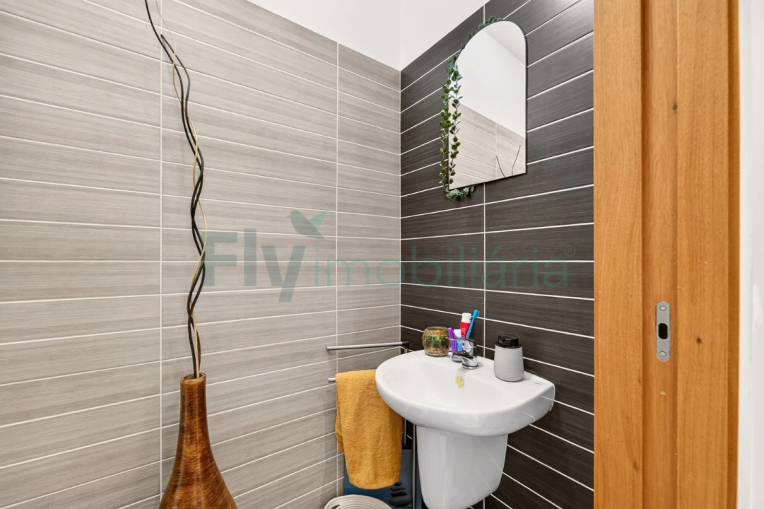 Moradia T3 para Venda em Infias Foto 18