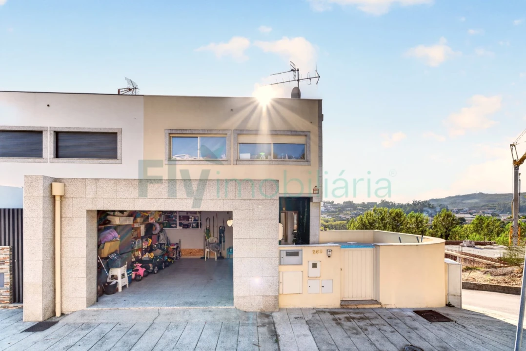 Moradia T3 para Venda em Infias Foto 46