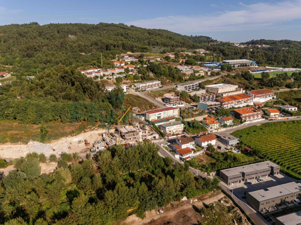 Moradia T3 para Venda em Infias Foto 62