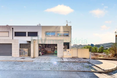 Moradia T3 para Venda em Infias