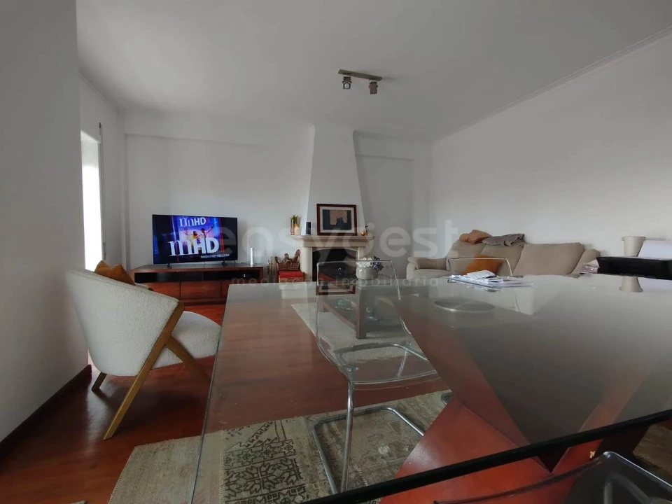 Apartamento T2 para Arrendamento em Sé Nova, Santa Cruz, Almedina e São Bartolomeu Foto 3