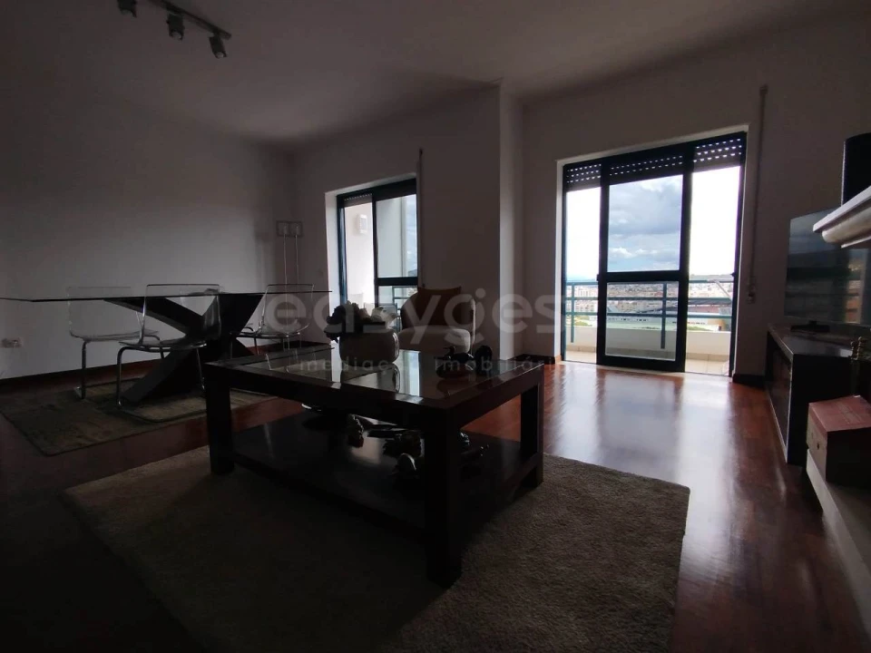 Apartamento T2 para Arrendamento em Sé Nova, Santa Cruz, Almedina e São Bartolomeu Foto 4