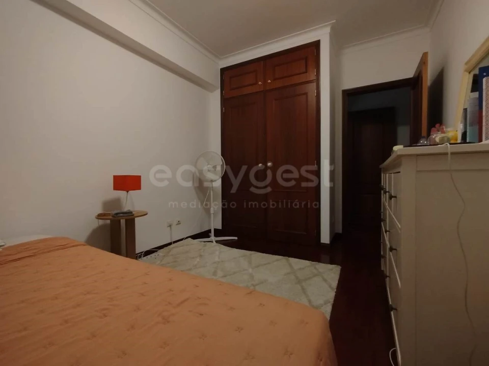 Apartamento T2 para Arrendamento em Sé Nova, Santa Cruz, Almedina e São Bartolomeu Foto 6