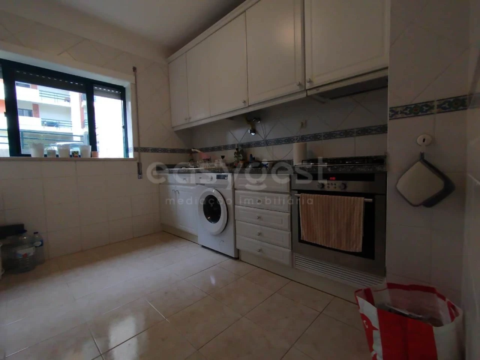 Apartamento T2 para Arrendamento em Sé Nova, Santa Cruz, Almedina e São Bartolomeu Foto 7