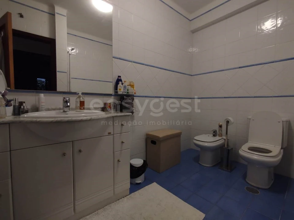 Apartamento T2 para Arrendamento em Sé Nova, Santa Cruz, Almedina e São Bartolomeu Foto 9