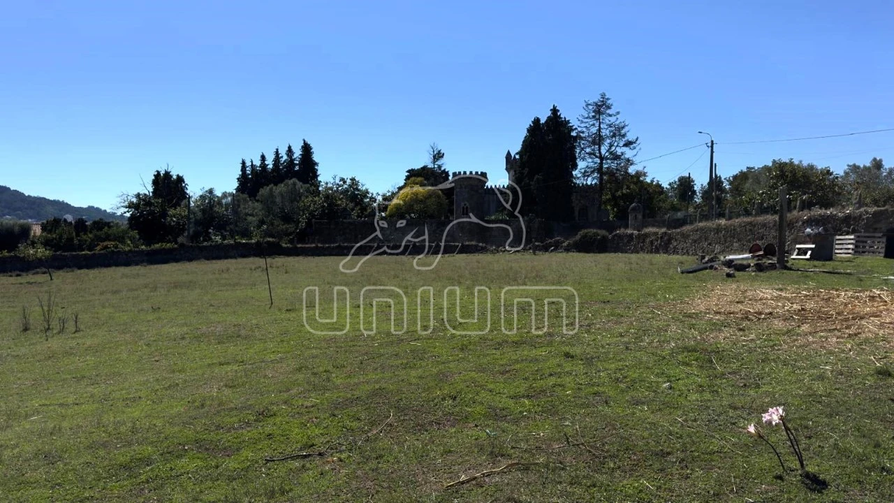 Terreno para Venda em Santa Marta de Portuzelo Foto 7