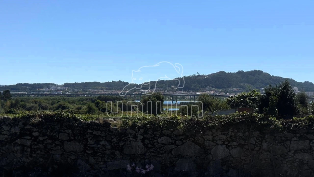 Terreno para Venda em Santa Marta de Portuzelo Foto 8