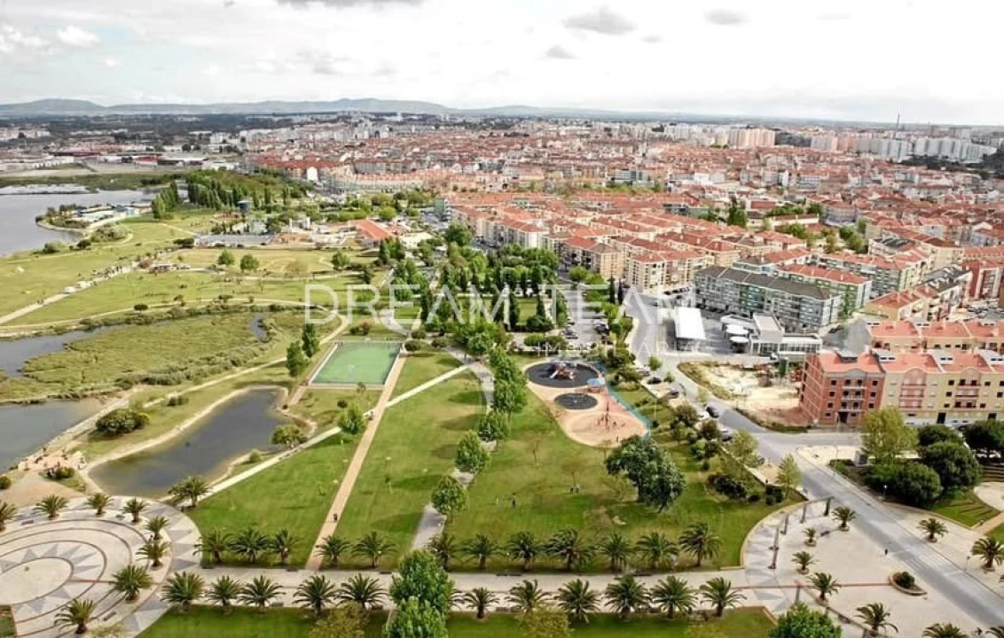 Apartamento T4 para Venda em Baixa da Banheira e Vale da Amoreira Foto 3