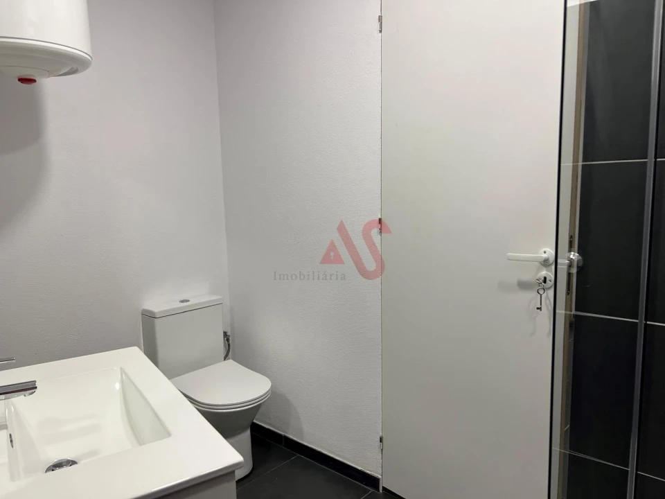 Apartamento T2 para Venda em Azurem Foto 9