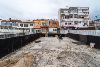 Moradia T3 para Venda em Paranhos