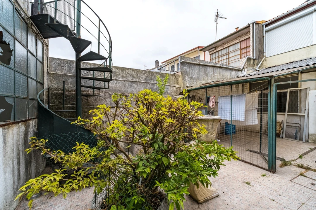 Moradia T3 para Venda em Paranhos Foto 4