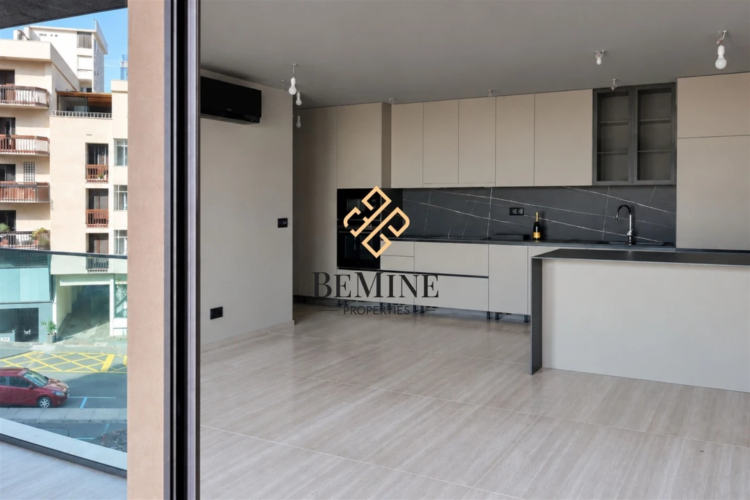Apartamento T1 para Venda em São Martinho Foto 5