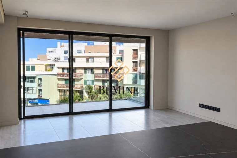 Apartamento T1 para Venda em São Martinho Foto 3