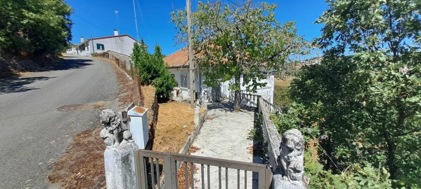 Moradia T3 para Venda em São Martinho de Angueira
