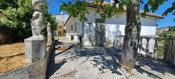 Moradia T3 para Venda em São Martinho de Angueira