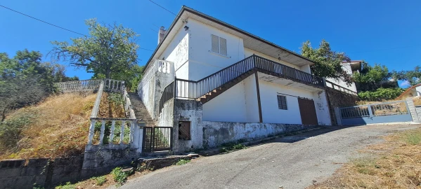 Moradia T3 para Venda em São Martinho de Angueira