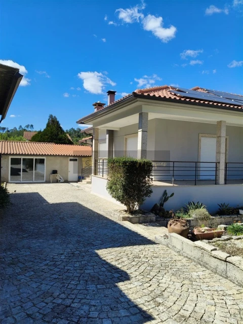 Moradia T3 para Venda em Repeses e São Salvador