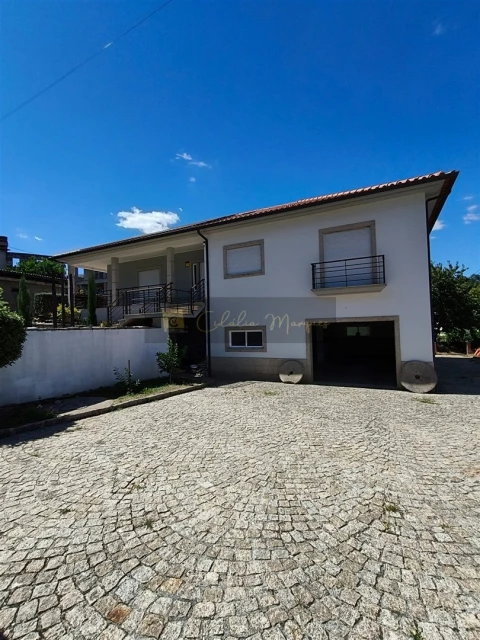 Moradia T3 para Venda em Repeses e São Salvador