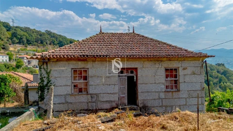 Moradia T3 para Venda em Santa Marinha do Zezere