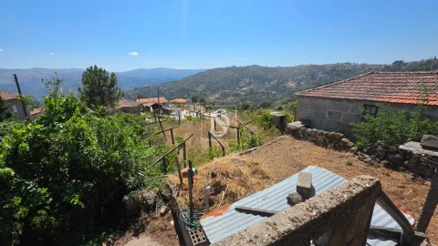 Moradia T2 para Venda em Santa Cruz do Douro e São Tomé de Covelas