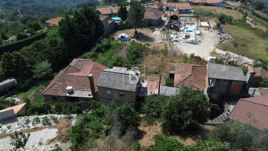 Moradia T2 para Venda em Santa Cruz do Douro e São Tomé de Covelas Foto 10