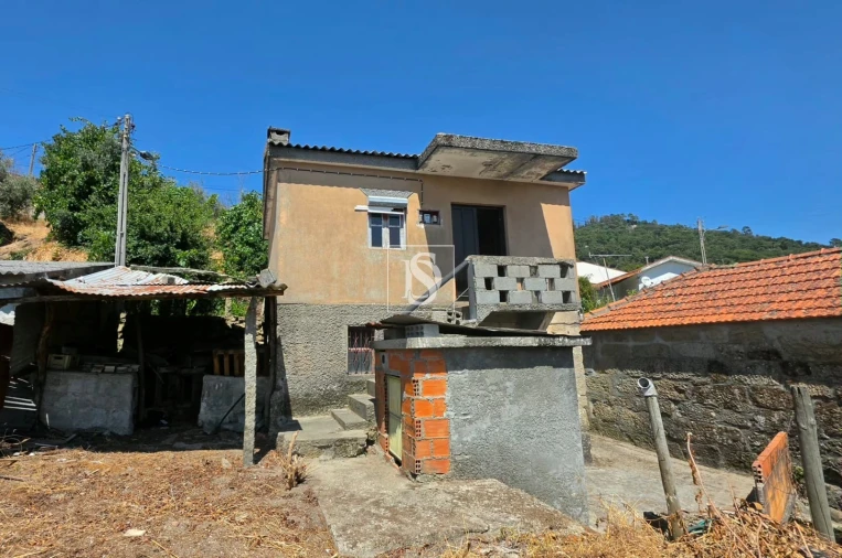 Moradia T2 para Venda em Santa Cruz do Douro e São Tomé de Covelas Foto 15