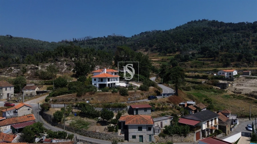 Moradia T2 para Venda em Santa Cruz do Douro e São Tomé de Covelas Foto 33