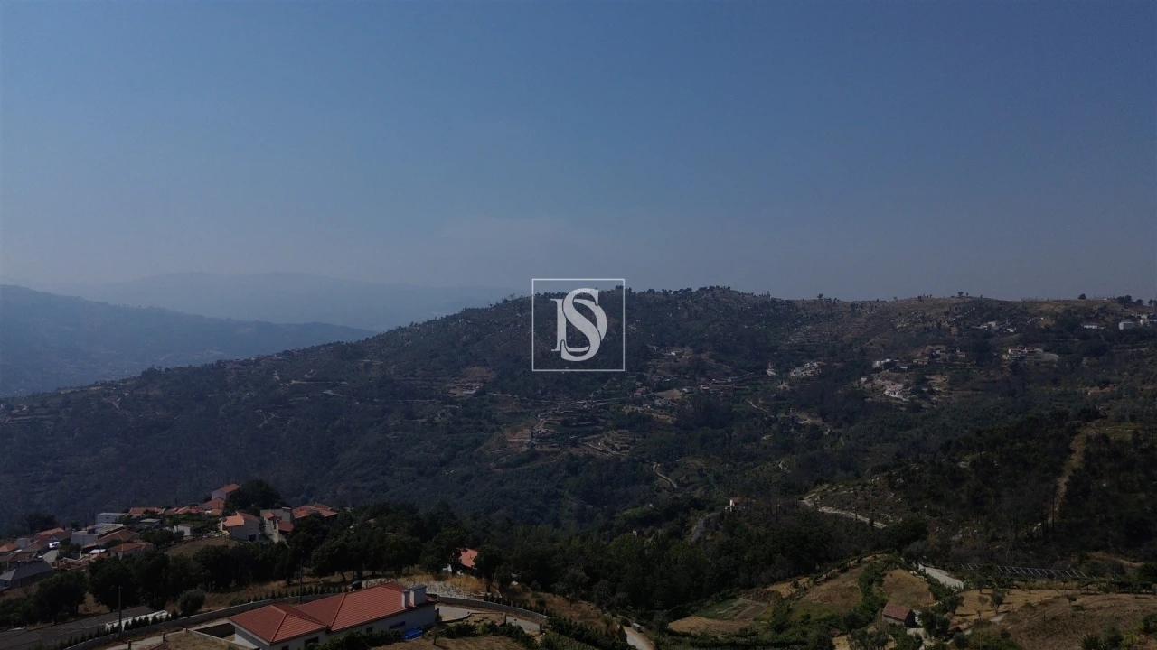 Moradia T2 para Venda em Santa Cruz do Douro e São Tomé de Covelas Foto 34