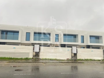 Moradia T3 para Venda em Brufe