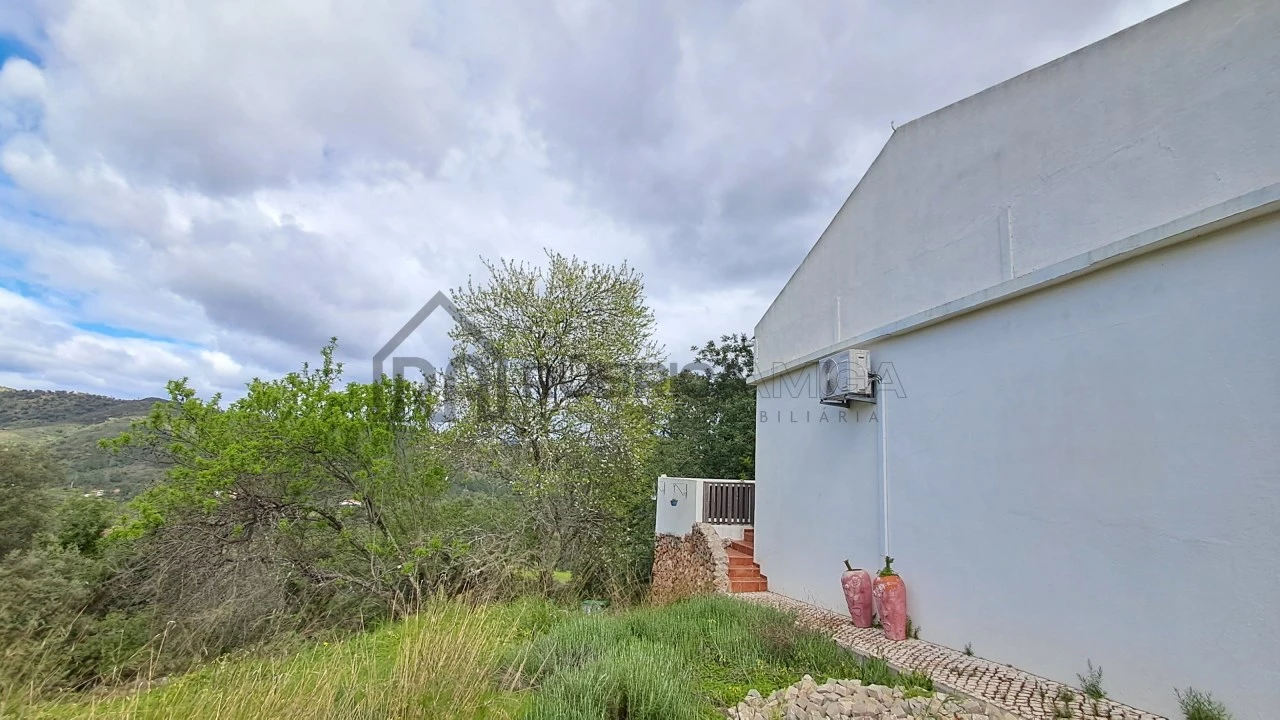 Moradia T2 para Venda em Salir Foto 5