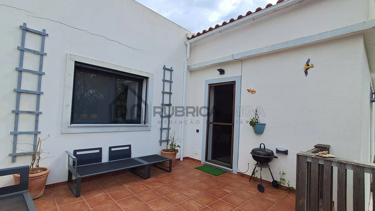 Moradia T2 para Venda em Salir Foto 17