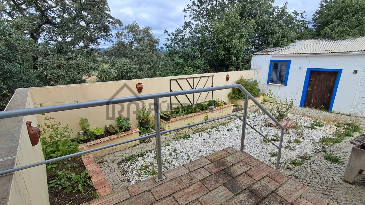 Moradia T2 para Venda em Salir Foto 29