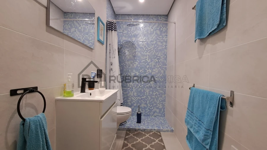 Moradia T2 para Venda em Salir Foto 6
