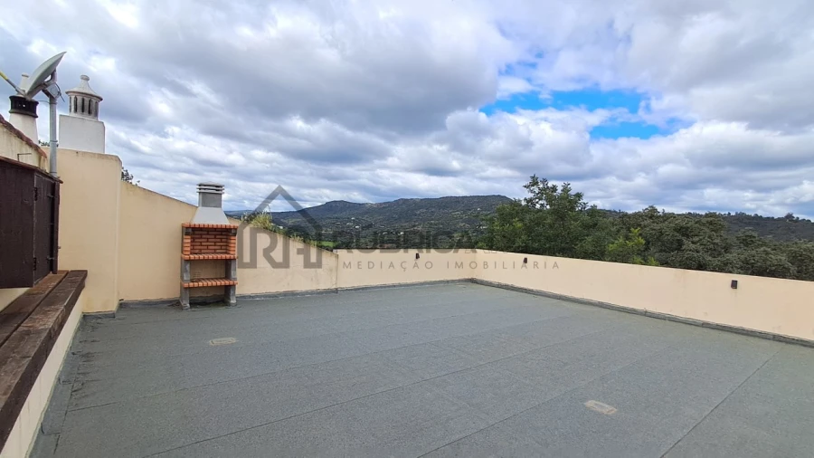 Moradia T2 para Venda em Salir Foto 39