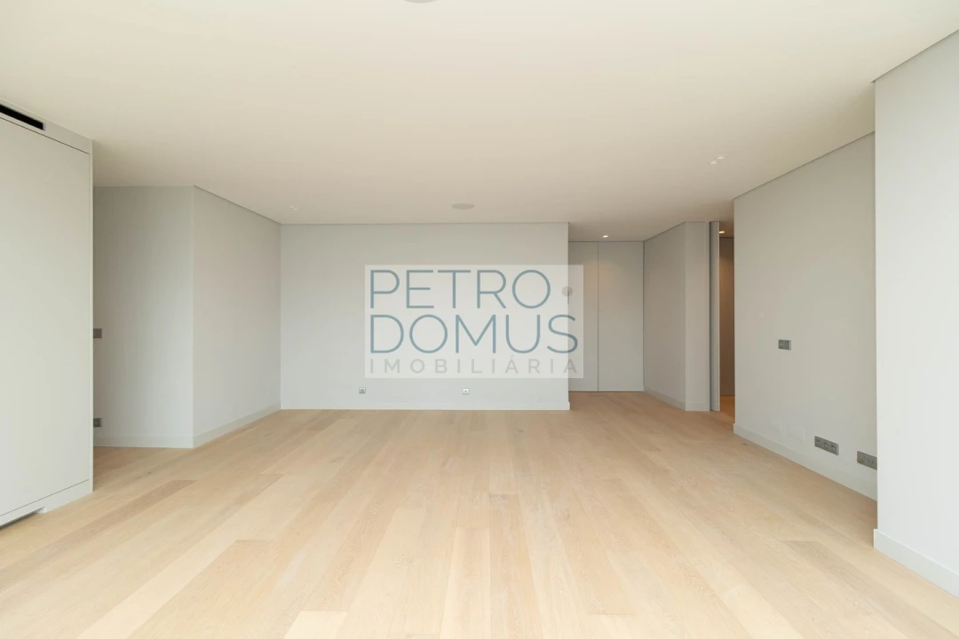 Apartamento T3 para Arrendamento em Avenidas Novas Foto 5