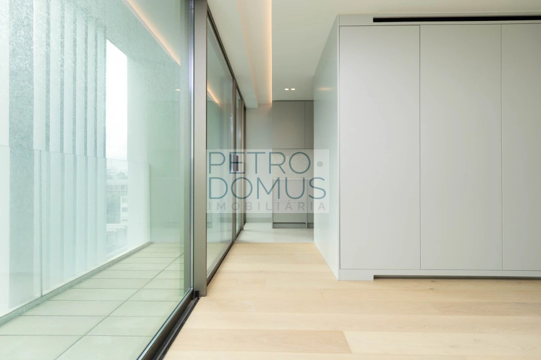 Apartamento T3 para Arrendamento em Avenidas Novas Foto 6