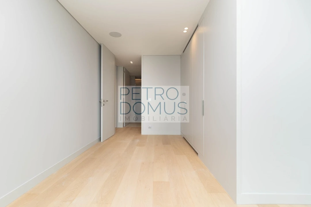 Apartamento T3 para Arrendamento em Avenidas Novas Foto 12