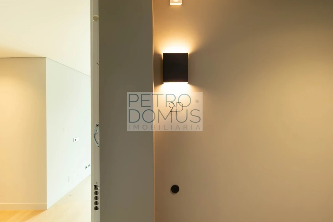 Apartamento T3 para Arrendamento em Avenidas Novas Foto 20