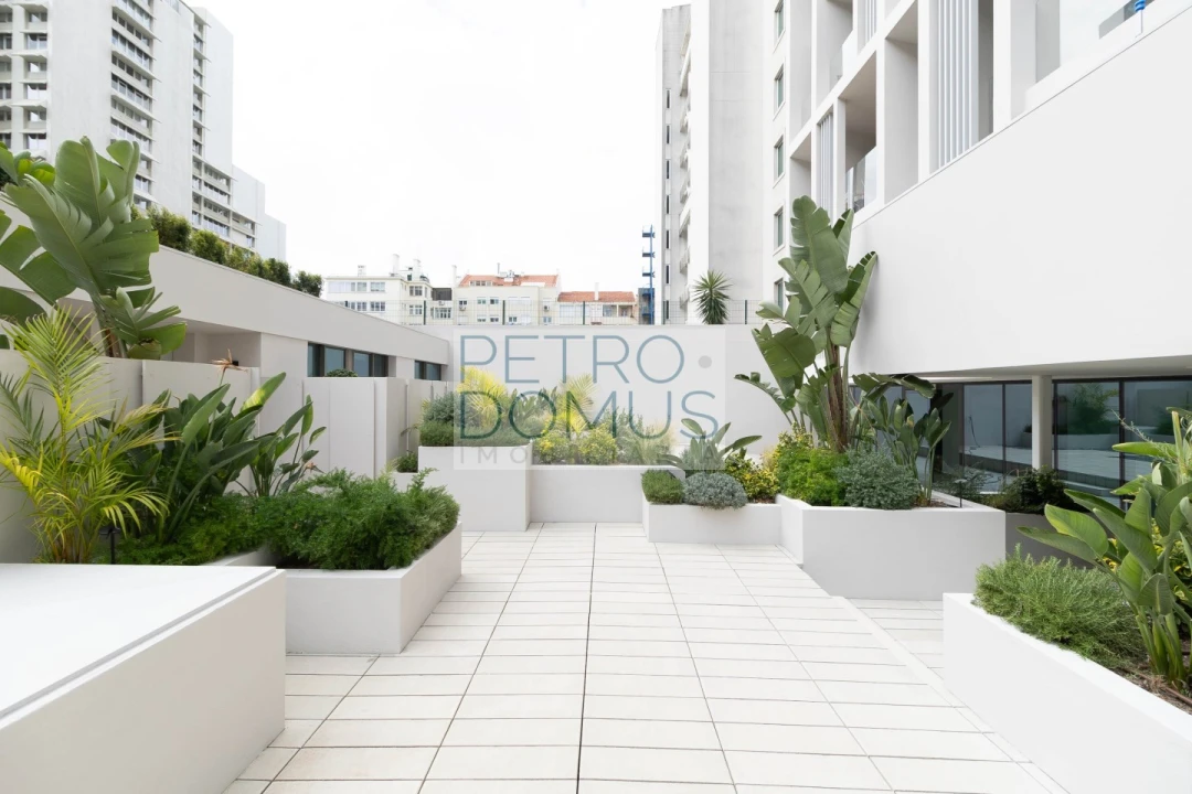 Apartamento T3 para Arrendamento em Avenidas Novas Foto 23