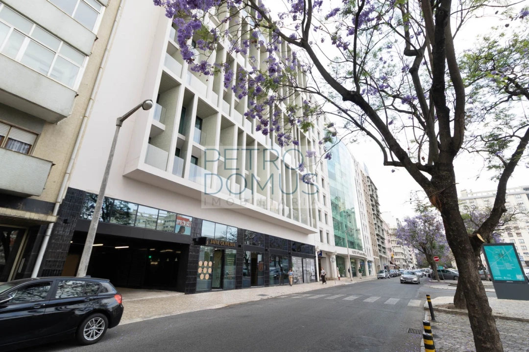 Apartamento T3 para Arrendamento em Avenidas Novas Foto 26