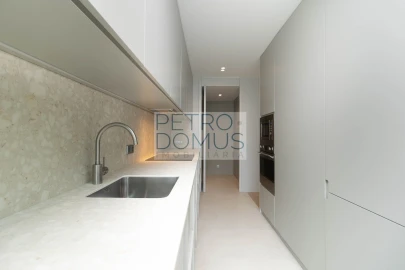 Apartamento T3 para Arrendamento em Avenidas Novas