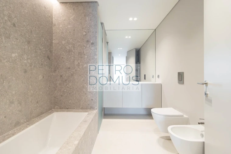 Apartamento T3 para Arrendamento em Avenidas Novas Foto 18