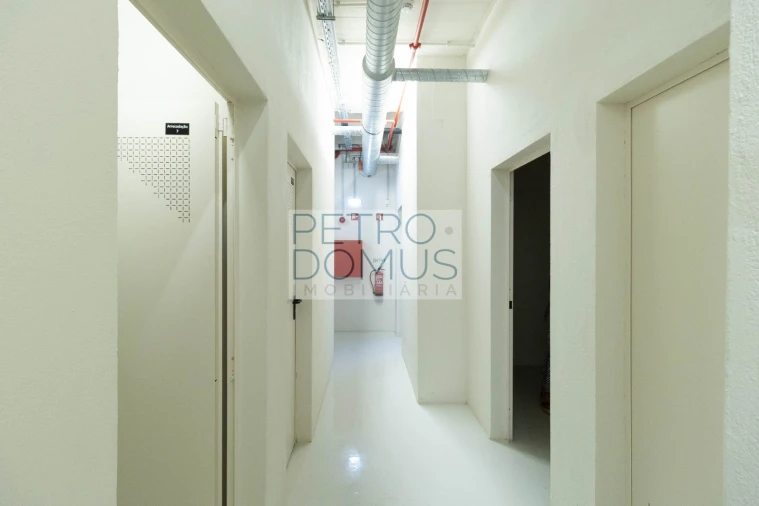 Apartamento T3 para Arrendamento em Avenidas Novas Foto 22