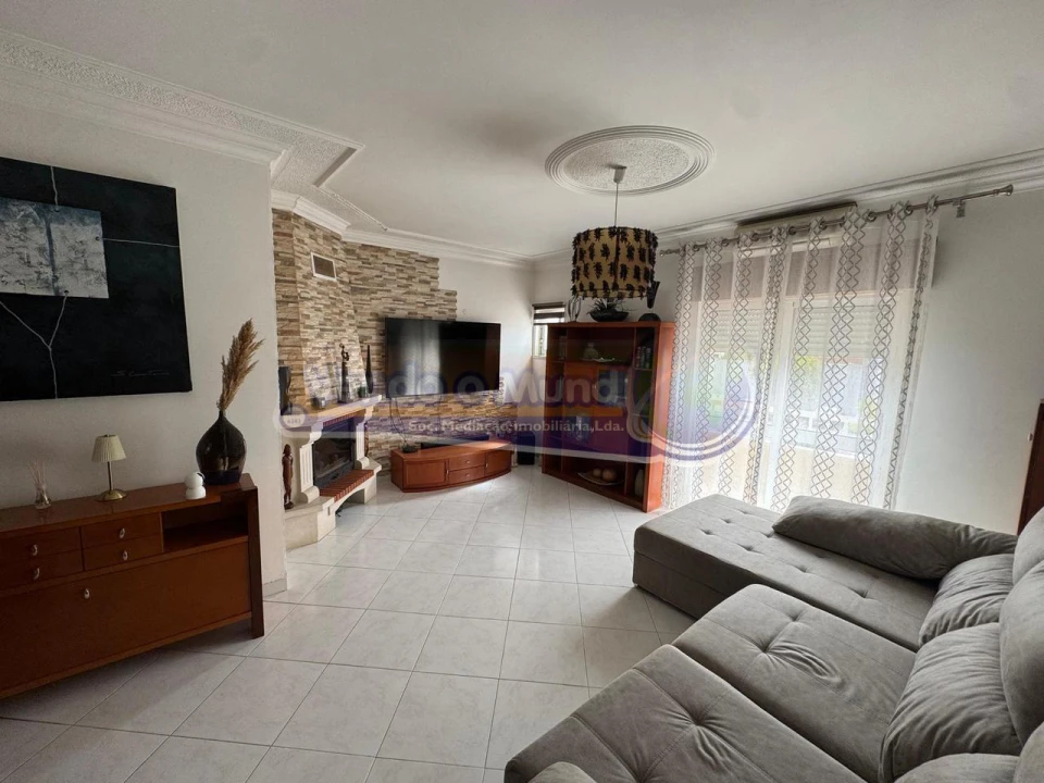 Apartamento T3 para Venda em Benavente Foto 2