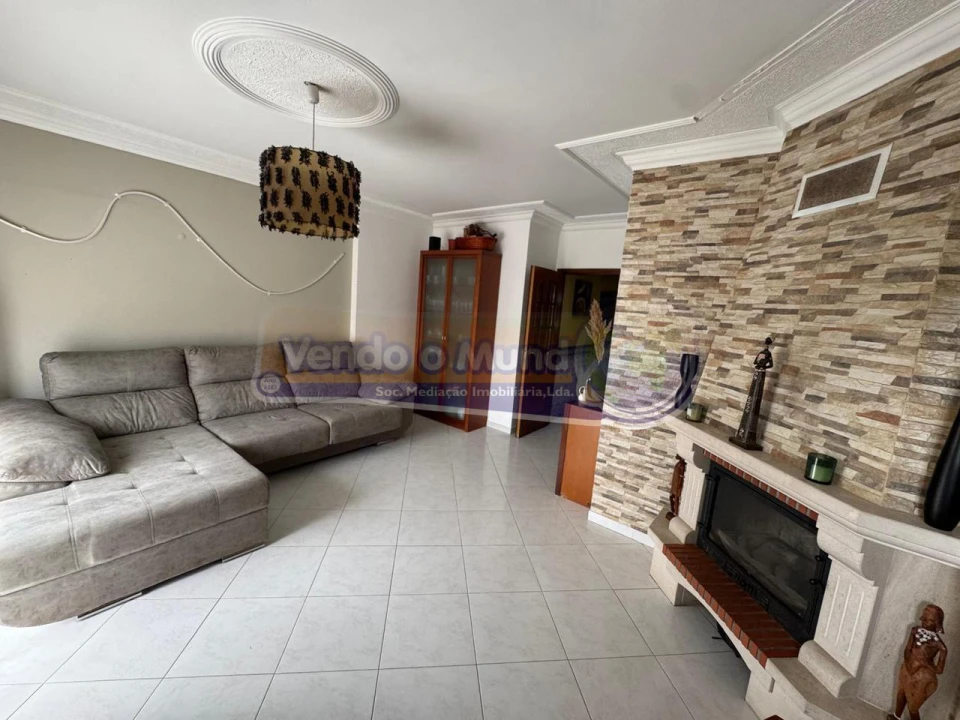 Apartamento T3 para Venda em Benavente Foto 3
