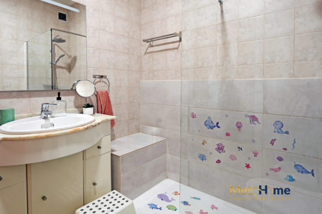 Apartamento T2 para Venda em Arcozelo Foto 24