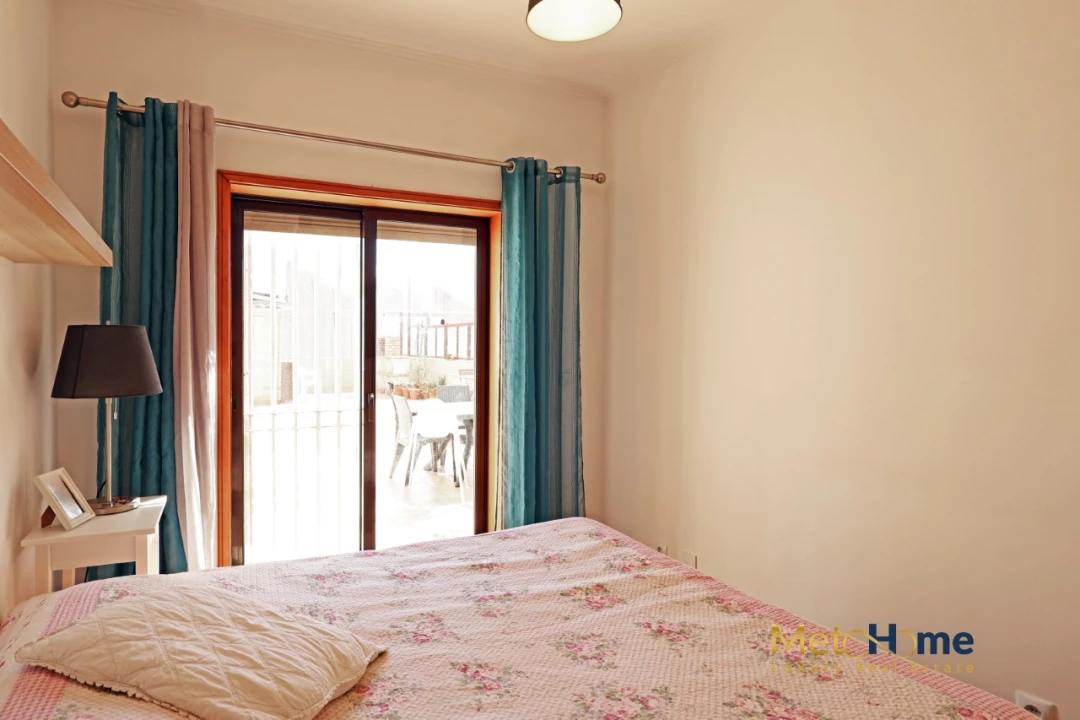 Apartamento T2 para Venda em Arcozelo Foto 32