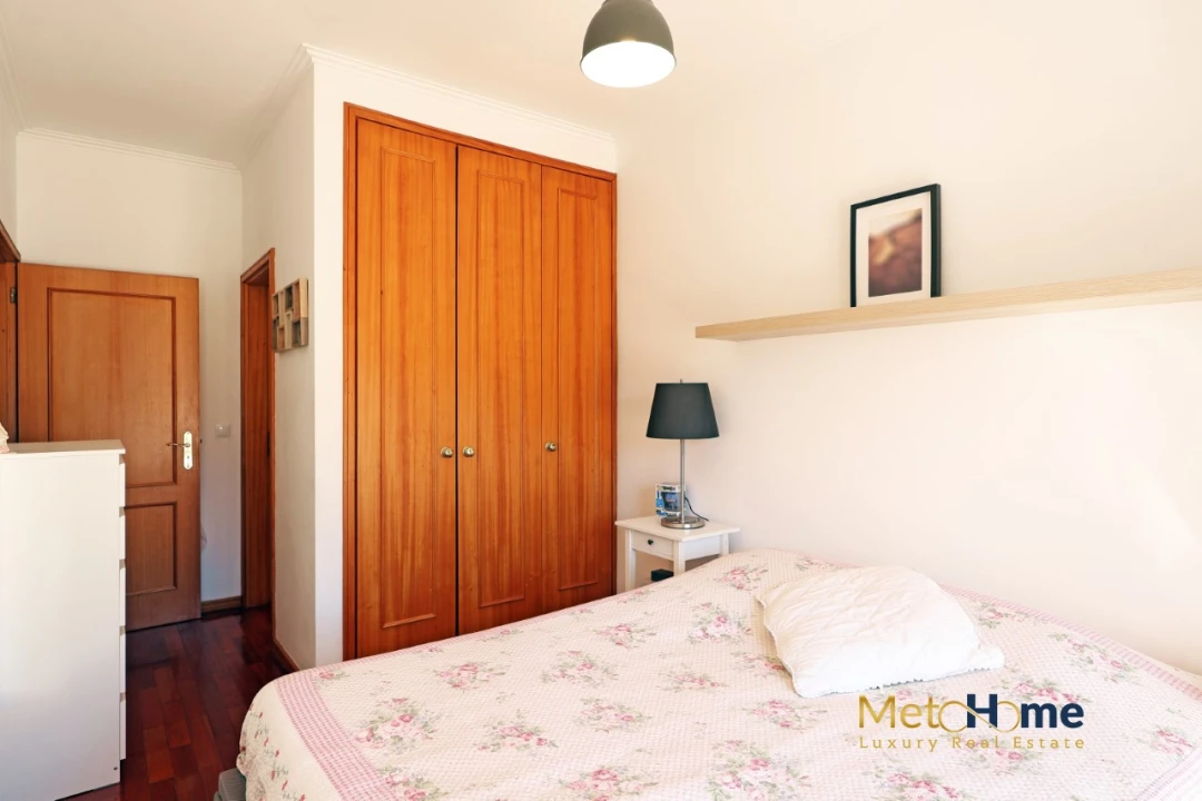 Apartamento T2 para Venda em Arcozelo Foto 28