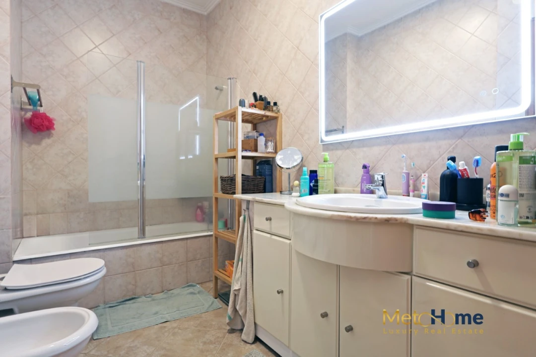 Apartamento T2 para Venda em Arcozelo Foto 29