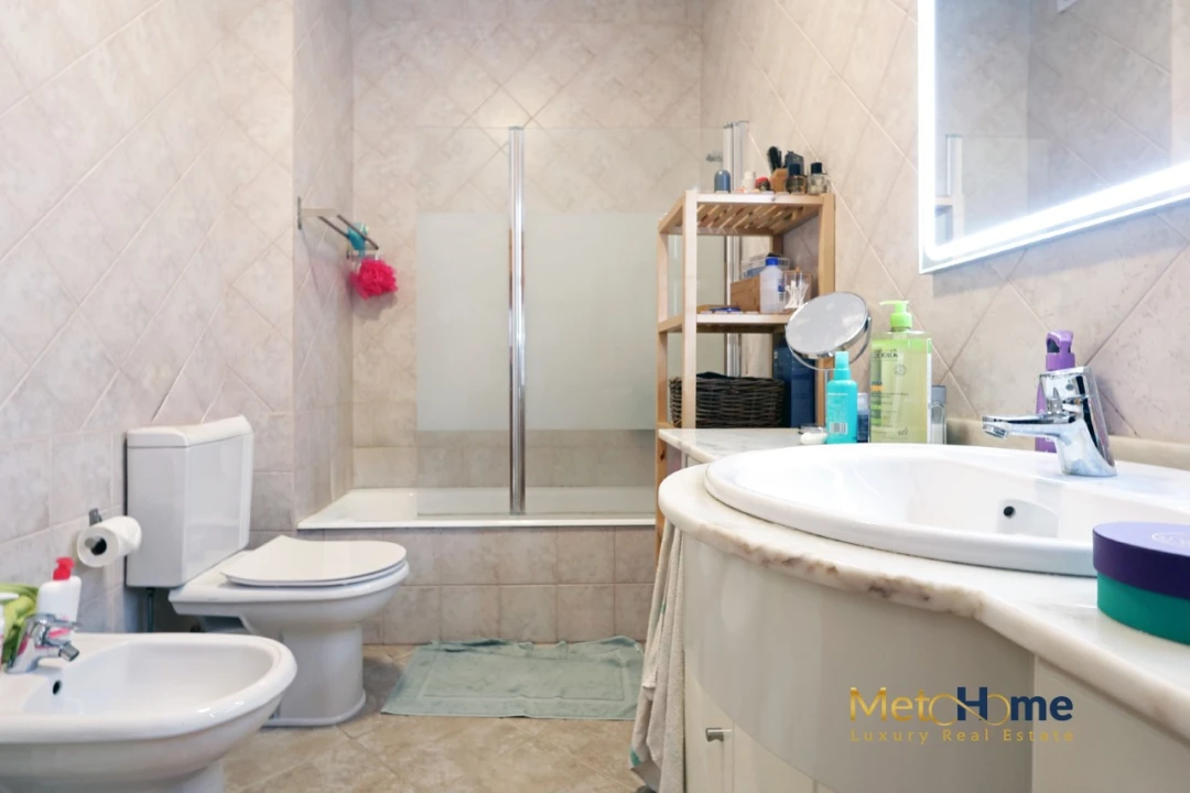 Apartamento T2 para Venda em Arcozelo Foto 30